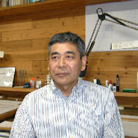 �O������